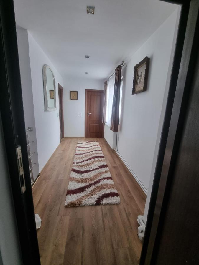 Отель Casa Petcu Крайова Экстерьер фото